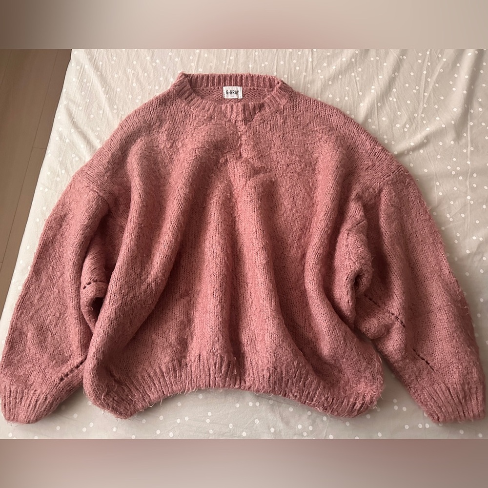 Bundle of warm Sweaters : Oversized and V neck